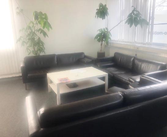 Rh. EG re. großes Büro 5.jpg