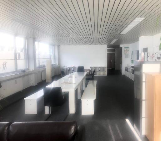 Foto großes Büro.jpg